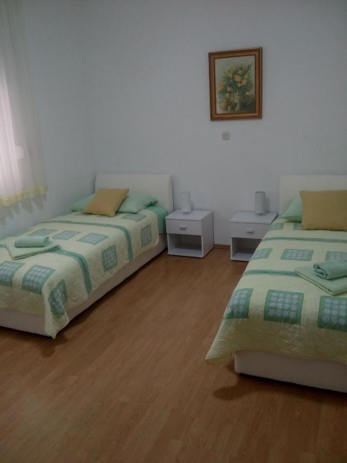 Apartment Plitvice Starigrad Paklenica Bagian luar foto