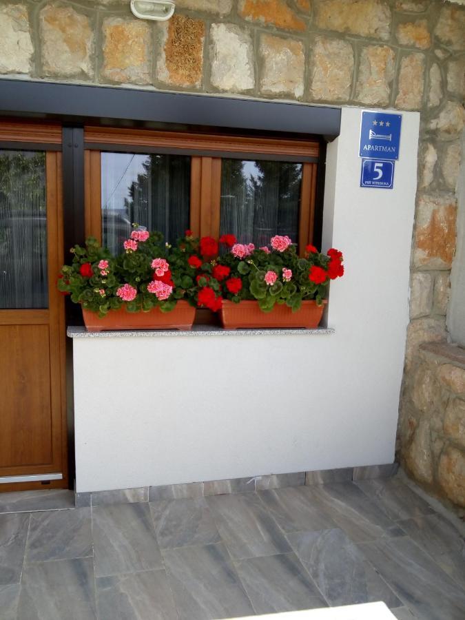 Apartment Plitvice Starigrad Paklenica Bagian luar foto